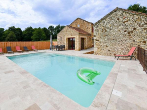 Majestic holiday home with swimming pool